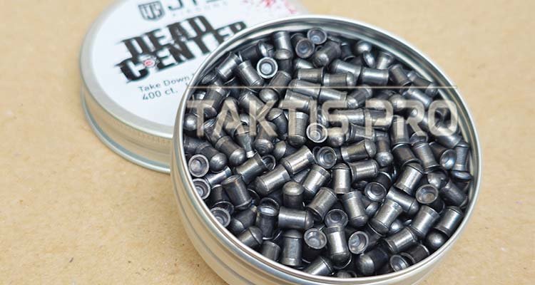 foto yang sangat detail menunjukan isi kaleng penuh dengan butiran peluru atau mimis senapan angin jts dead center